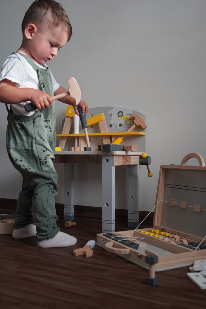 Small Foot - Etabli pour enfants avec table à dessin - 10603 - jouet en  bois - Atelier de Bricolage - Achat & prix